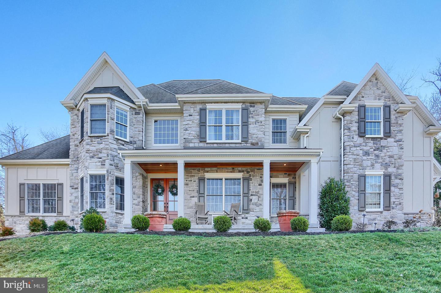 Property Photo: 10 Emlyn Lane PA 17055
