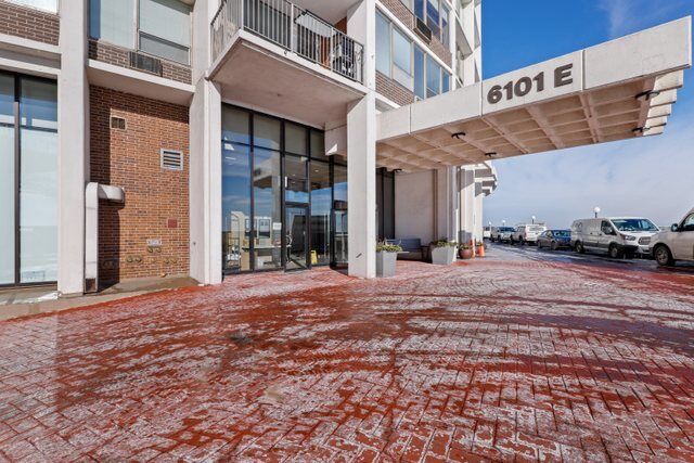 Property Photo: 6101 N Sheridan Road 18C IL 60660