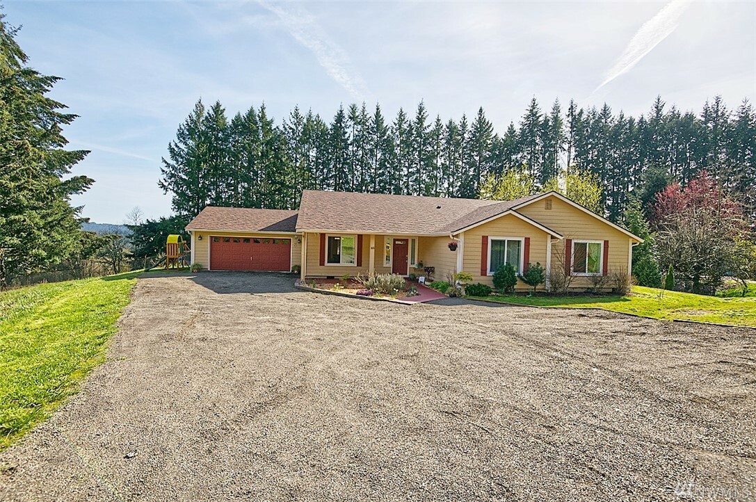 Property Photo:  105 Wyoming Dr  WA 98674 