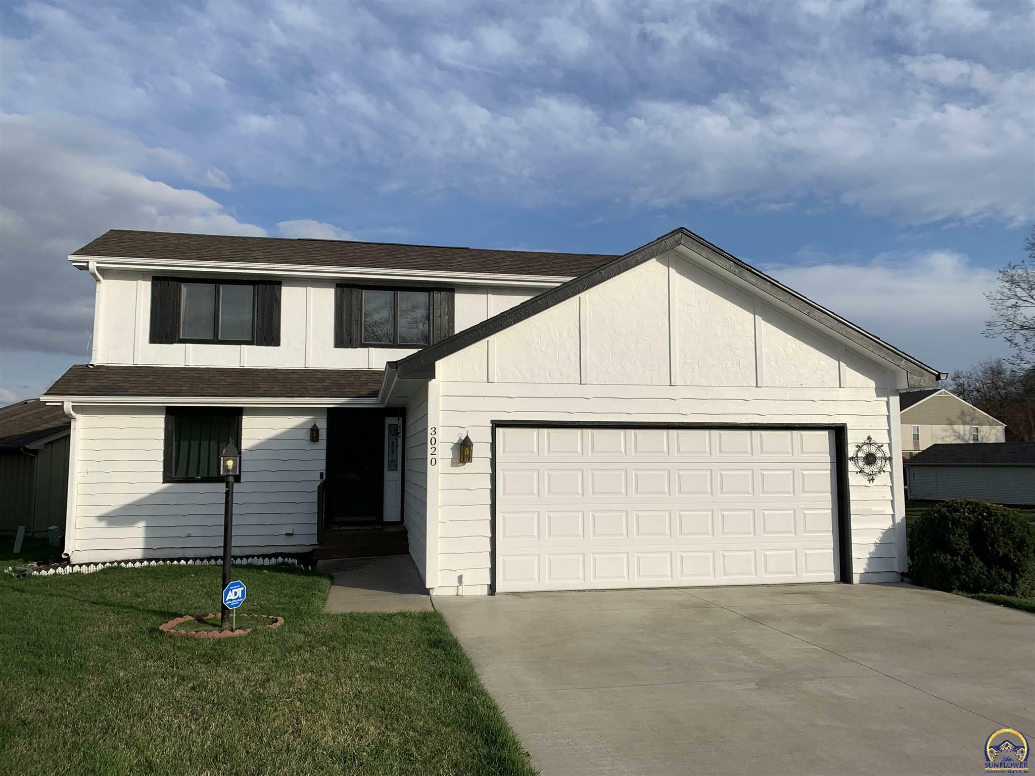 Property Photo: 3020 SW Brushcreek Cir KS 66614
