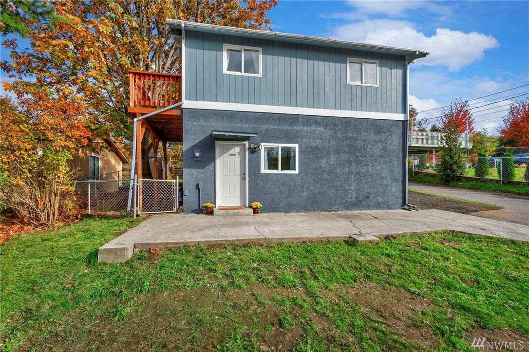 Property Photo: 1522 Arvon Ave WA 98312