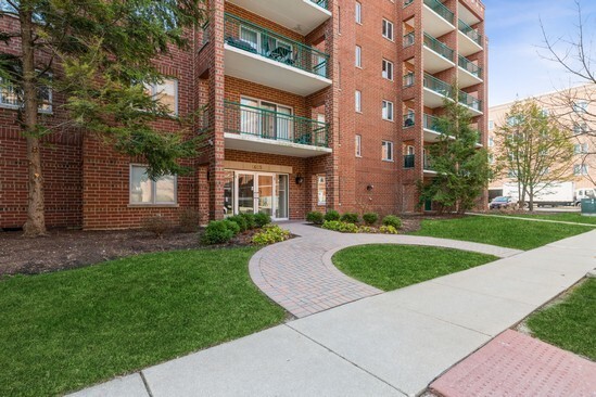 Property Photo: 1685 Mill Street 508 IL 60016