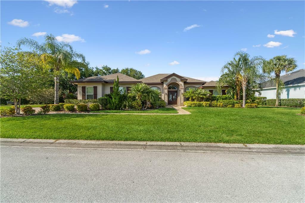 Property Photo:  9468 Waterford Oaks Drive  FL 33884 