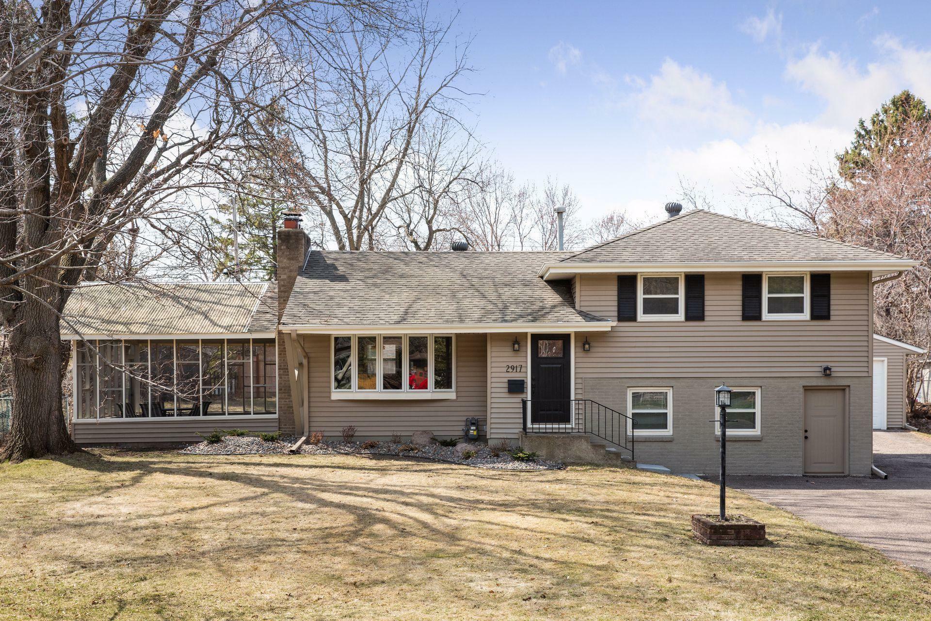 Property Photo:  2917 Valle Vista Street  MN 55427 