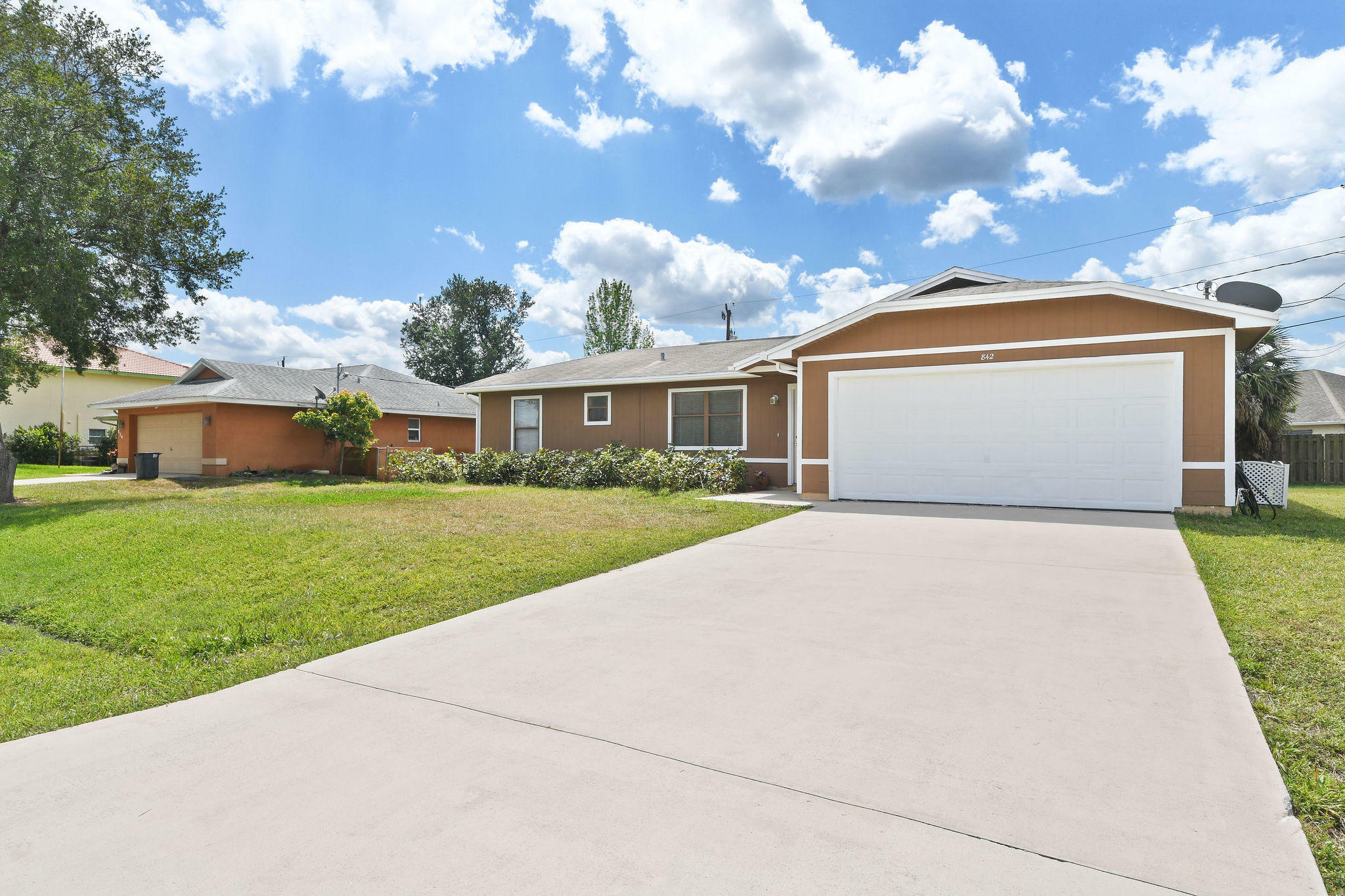 Property Photo:  842 SW Koler Avenue  FL 34953 