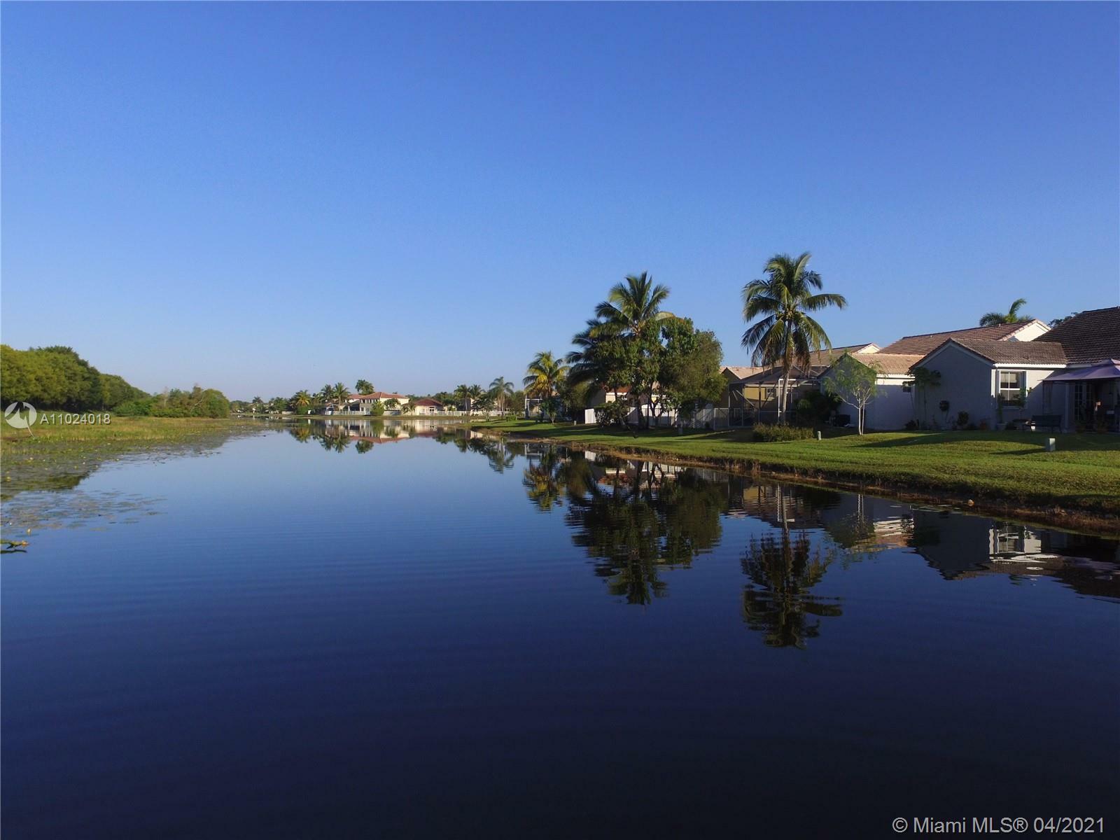 Property Photo:  868 Savannah Falls Dr  FL 33327 