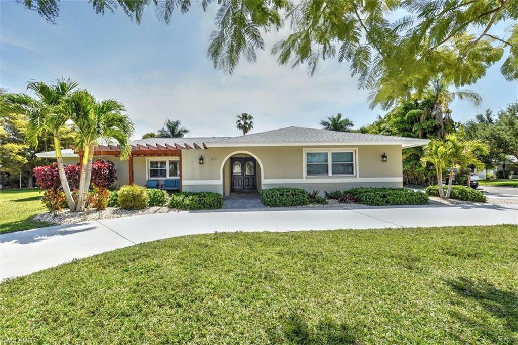 5673 Eichen Circle W  Fort Myers FL 33919 photo