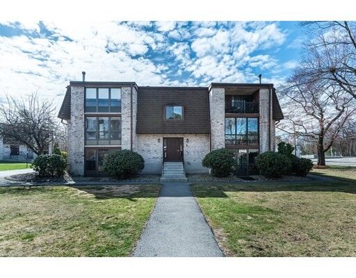 Property Photo:  1 Greenbriar Dr 107  MA 01864 