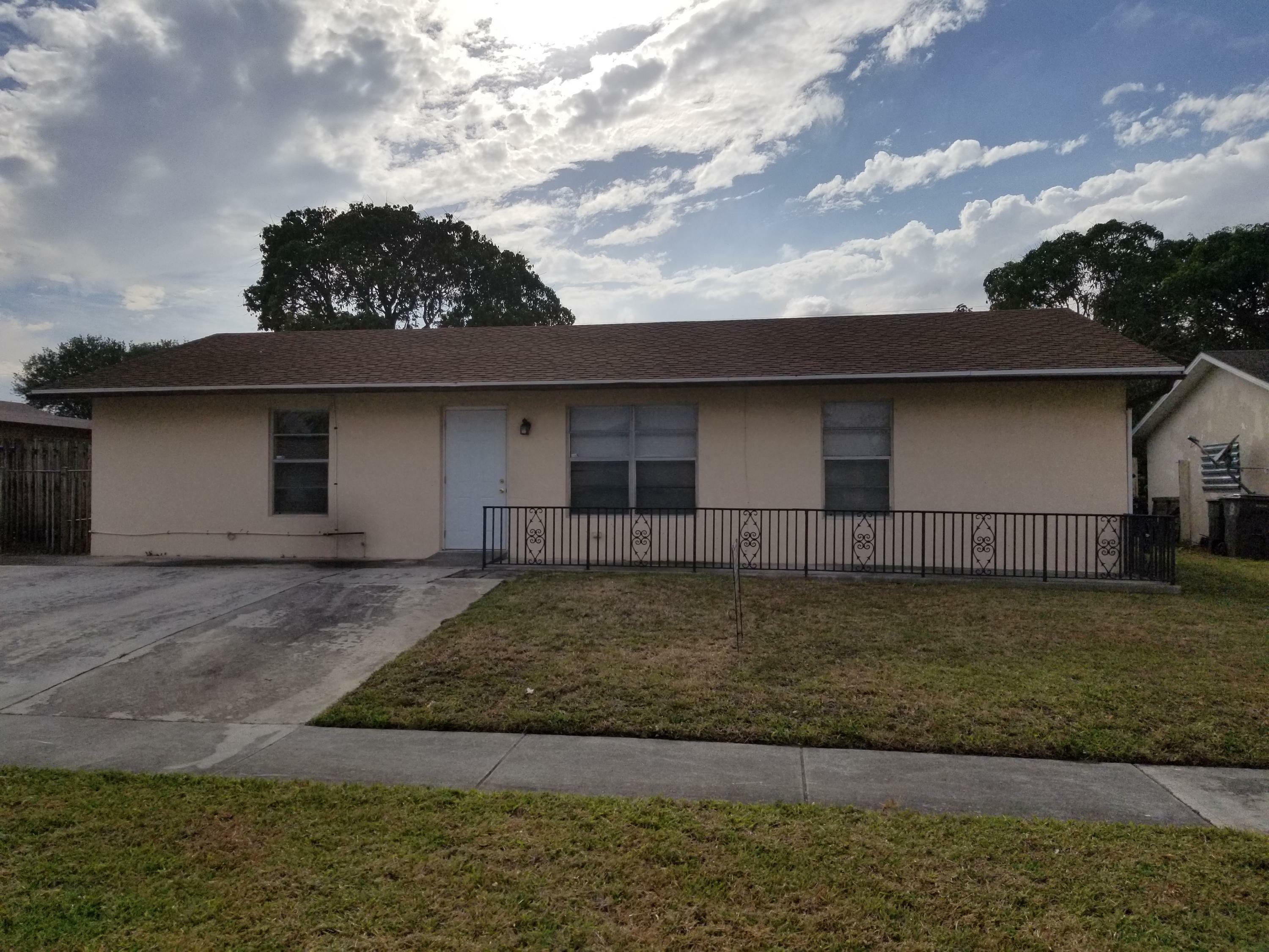 5927 Bahama Court  West Palm Beach FL 33407 photo