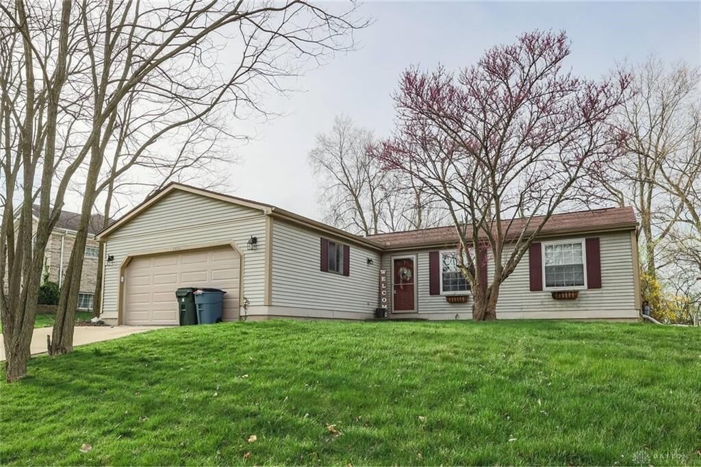 Property Photo: 1744 E Lindsey Avenue OH 45342