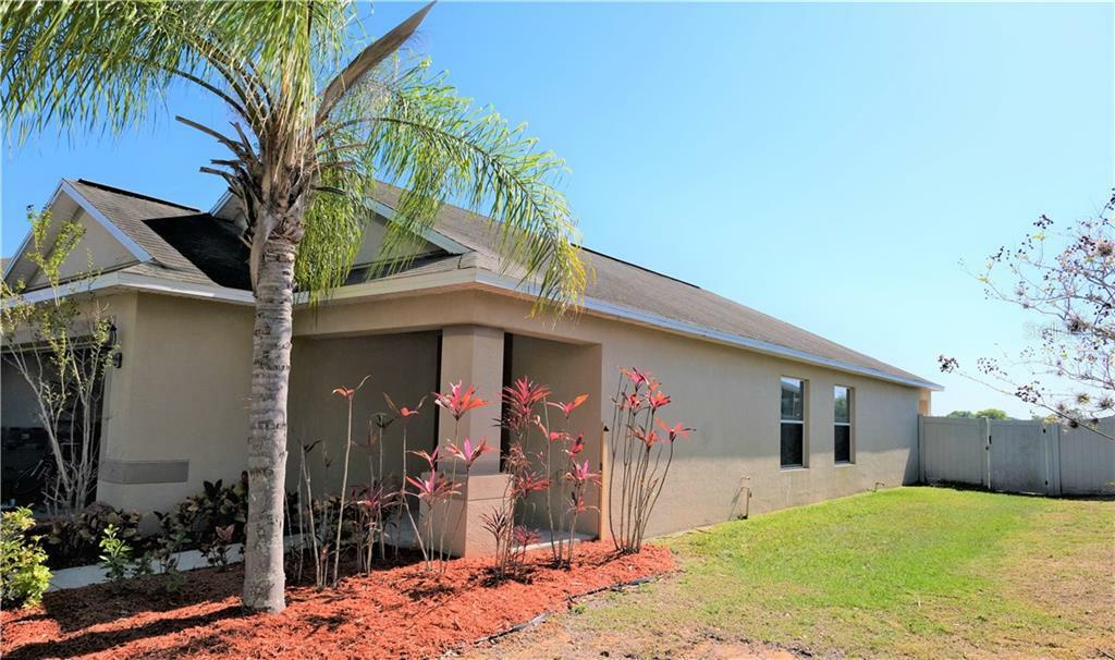 Property Photo:  15525 Telford Spring Drive  FL 33573 