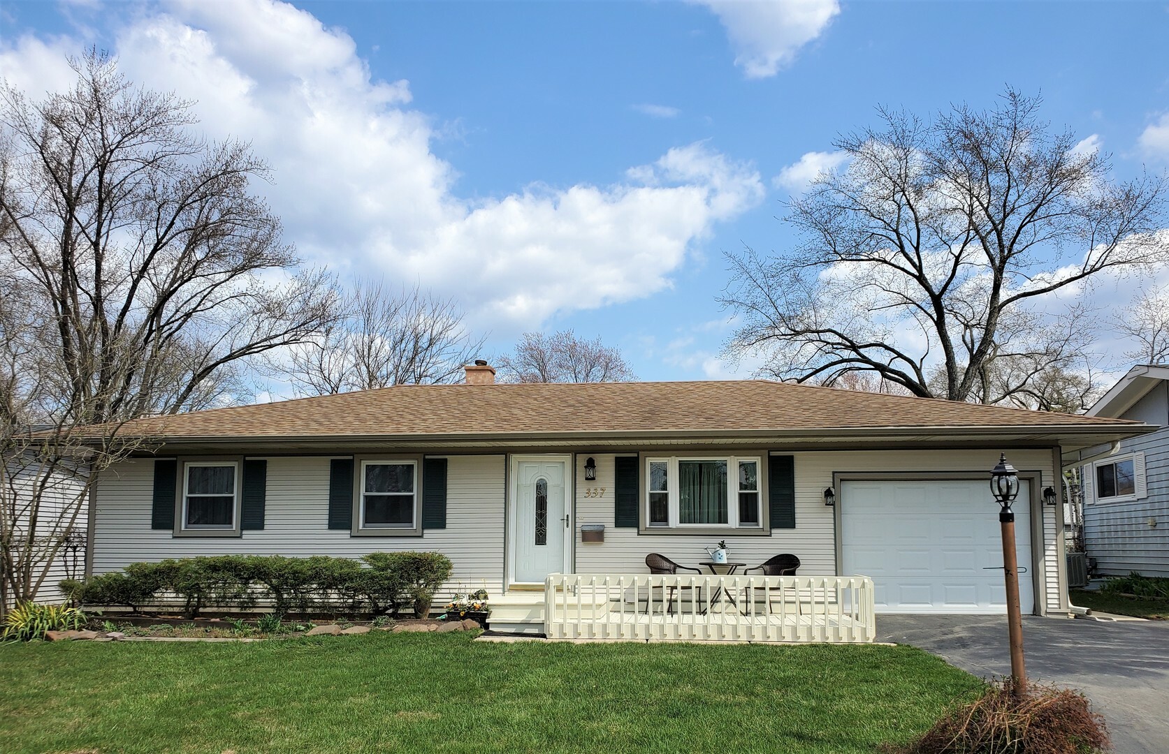Property Photo:  337 Rosewood Avenue  IL 60089 