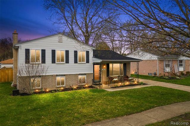 Property Photo: 38624 Summers Street MI 48154