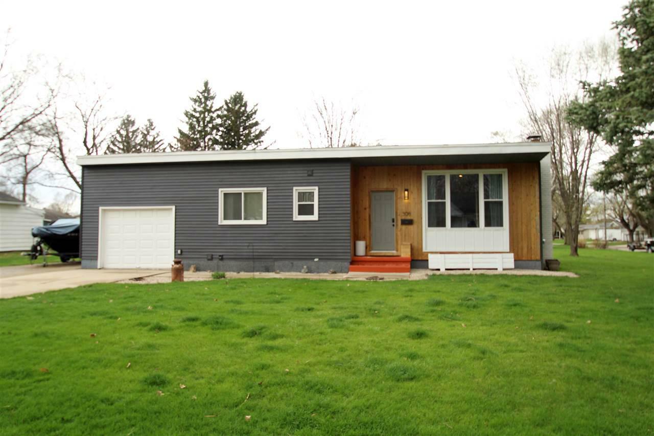 Property Photo:  308 Turner St  WI 53925 