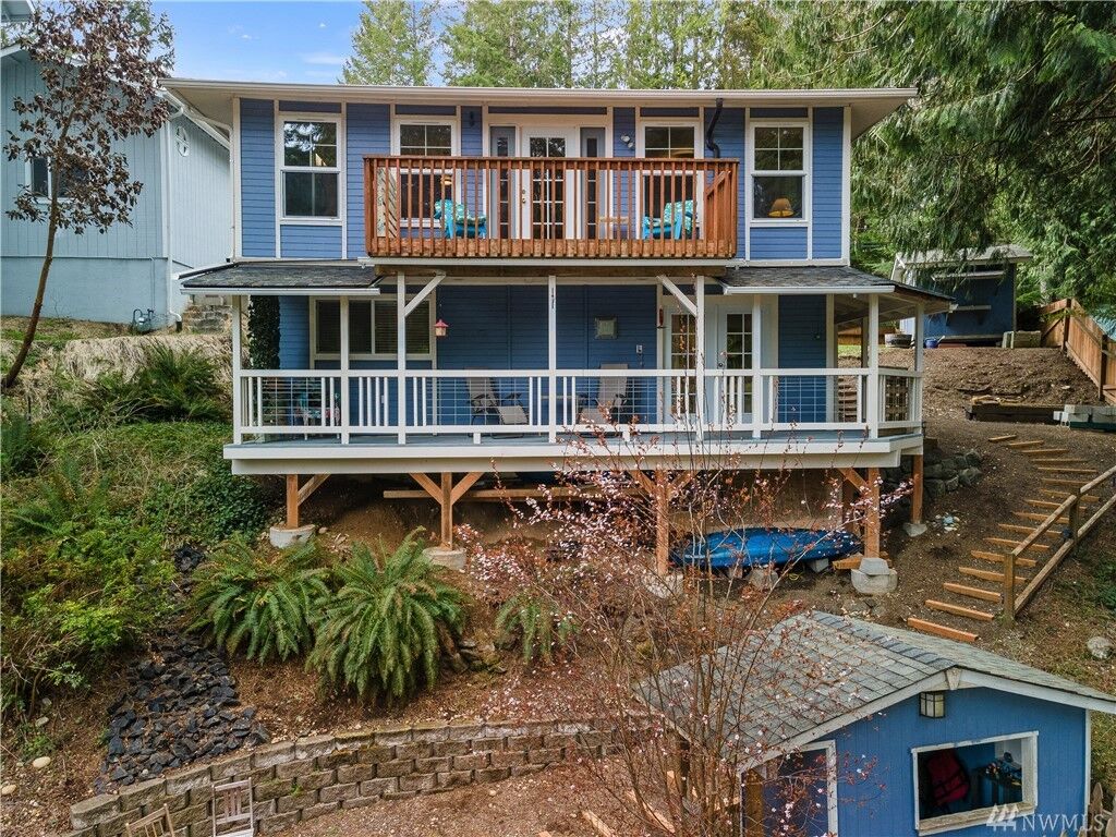 Property Photo: 1020 E Saint Andrews Dr WA 98584