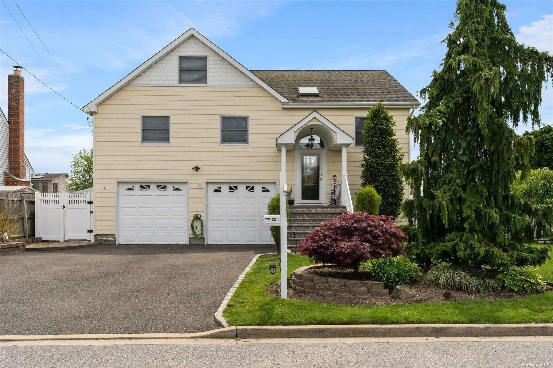 Property Photo:  32 Jackson Place  NY 11758 