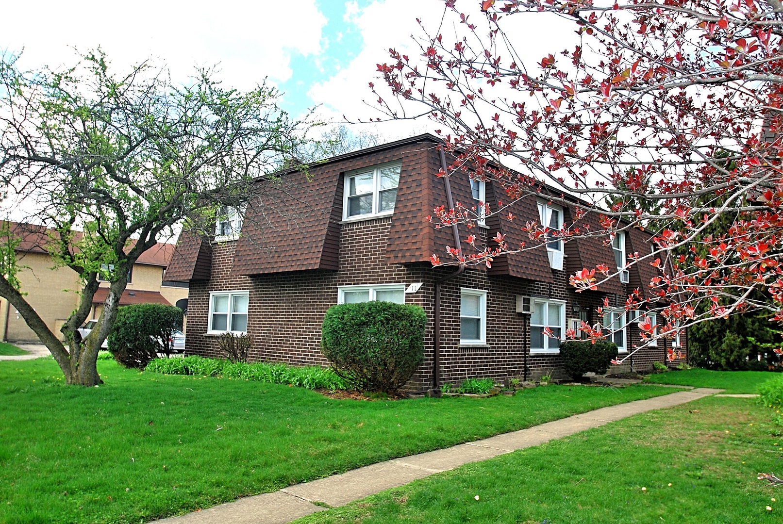 Property Photo: 11 S Whispering Hills Drive IL 60540
