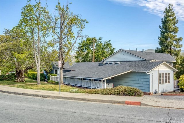 Property Photo:  206 Albert Drive  CA 93405 