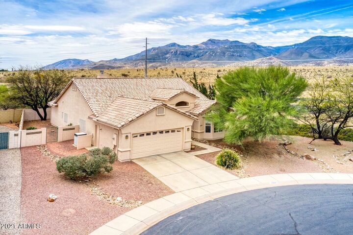 Property Photo: 2204 Evening Shadow Court AZ 85650