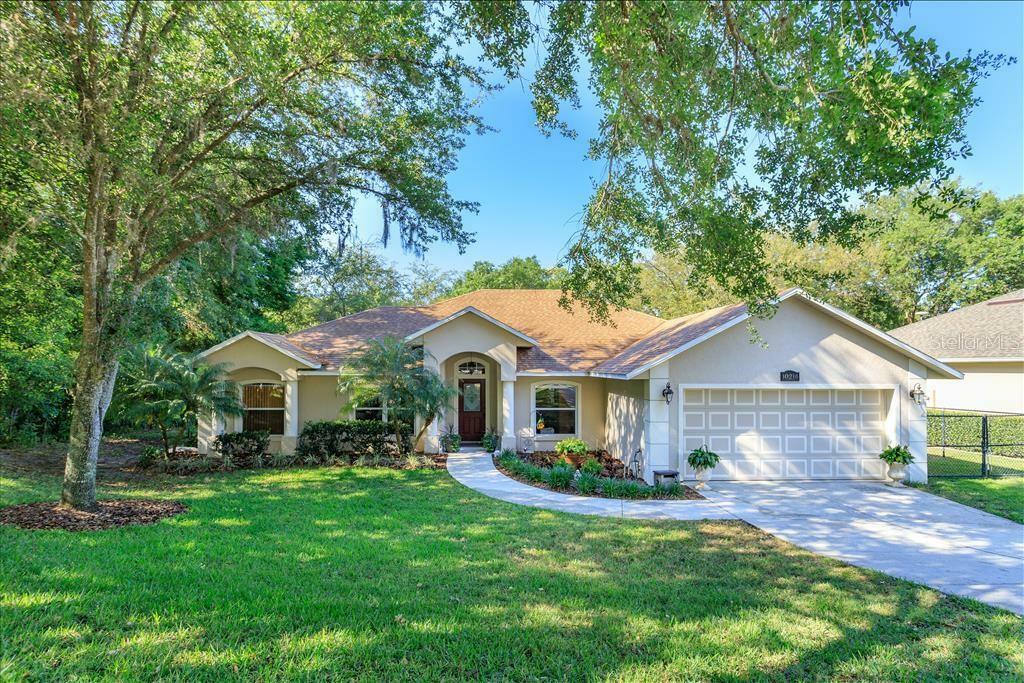 Property Photo:  10216 Bonita Court  FL 34711 