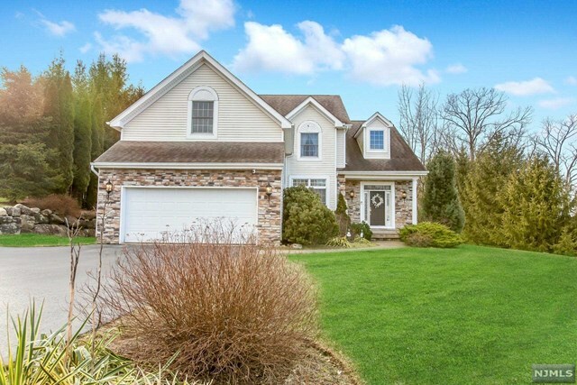 Property Photo:  27 Ramapo Mountain Drive  NJ 07465 