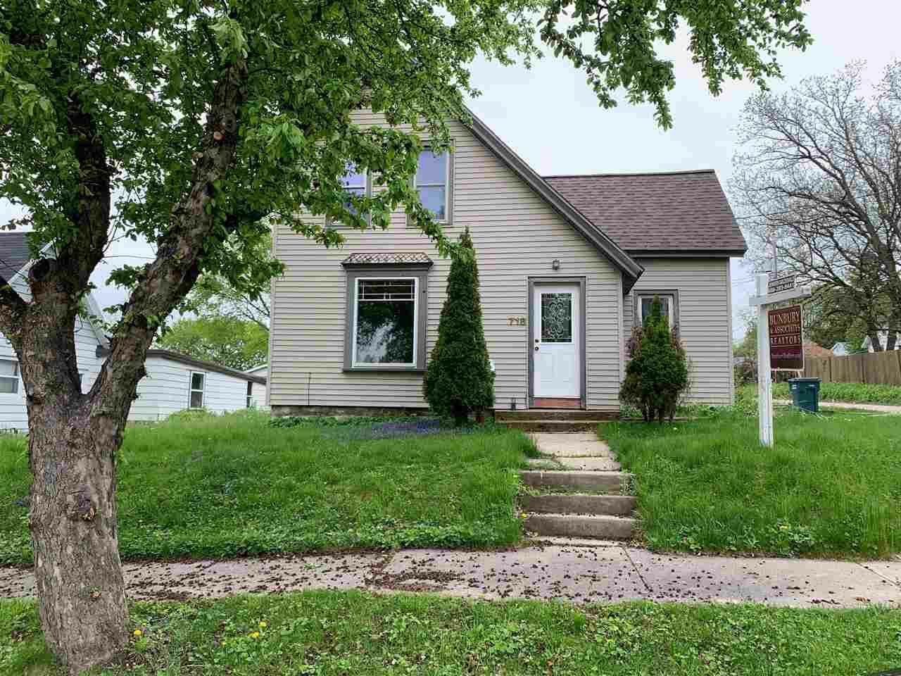 718 Lake St  Baraboo WI 53913 photo