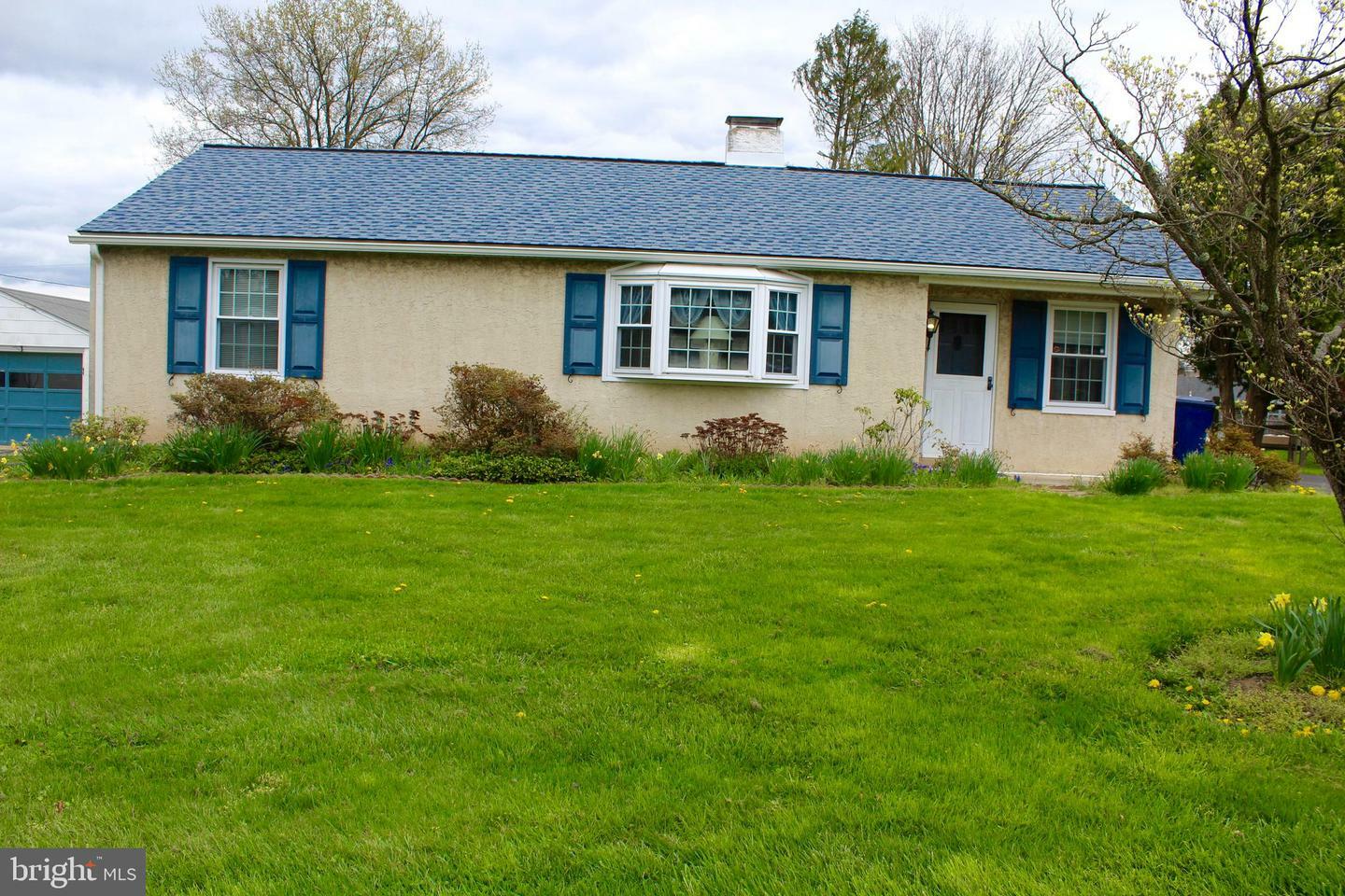 Property Photo:  1811 Wayne Drive  PA 19403 