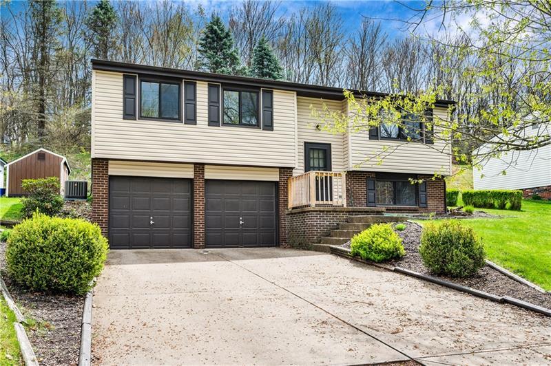 Property Photo: 140 Walnut Strand PA 15126