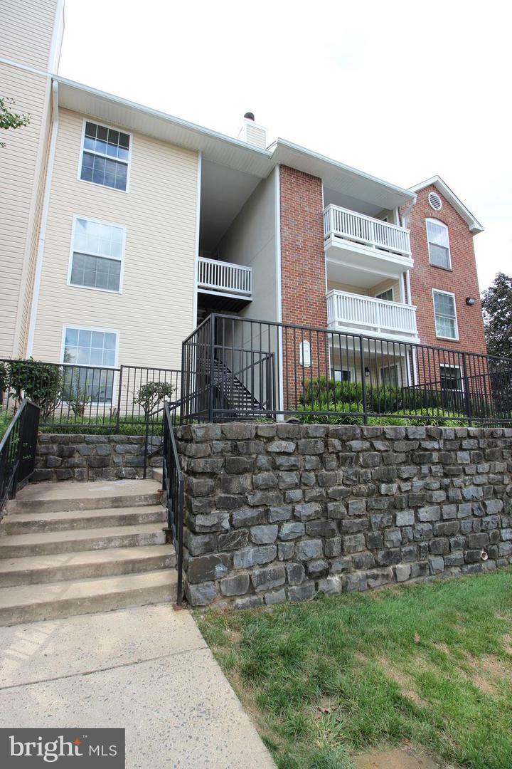 Property Photo:  1539 Lincoln Way 101  VA 22102 