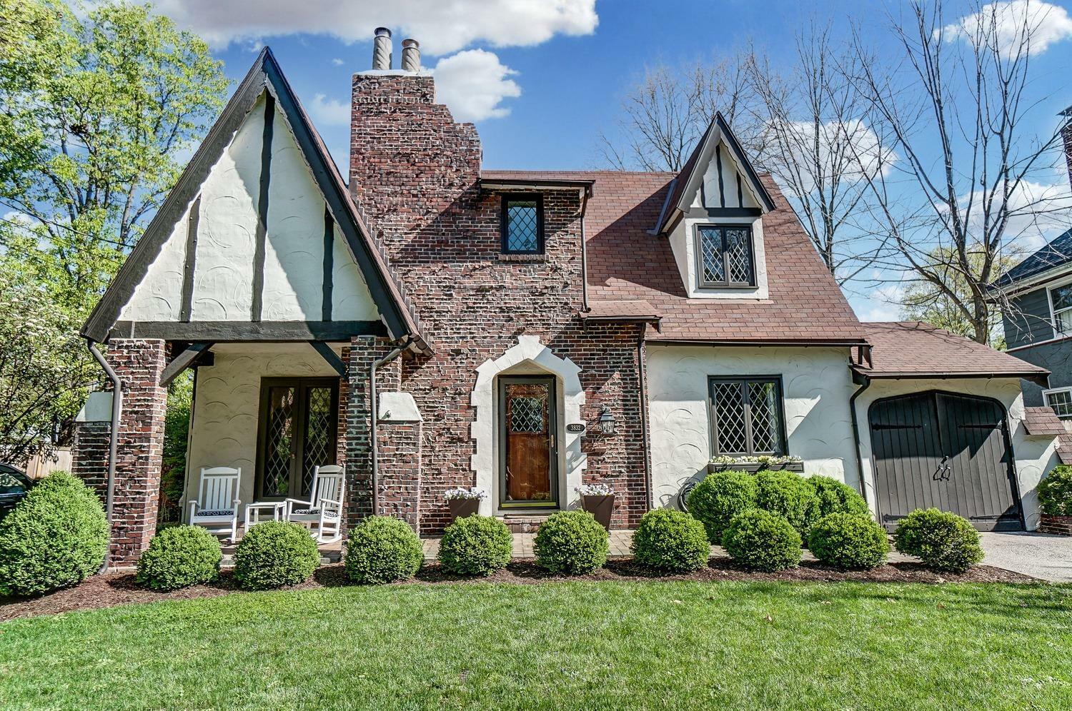 Property Photo: 3832 Country Club Pl OH 45208