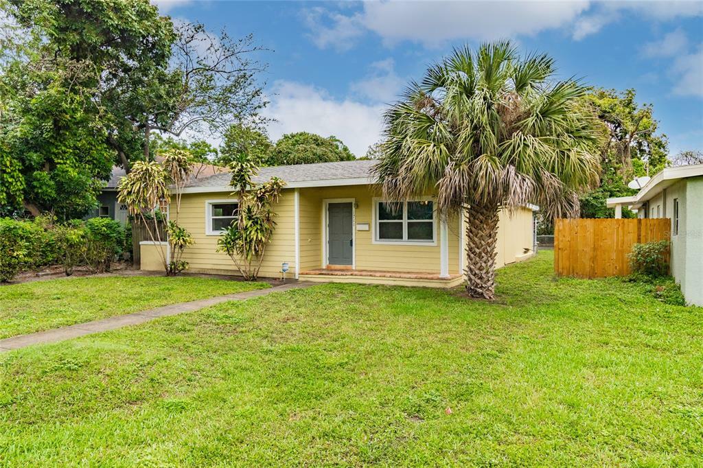 Property Photo:  1711 26th Avenue N  FL 33713 