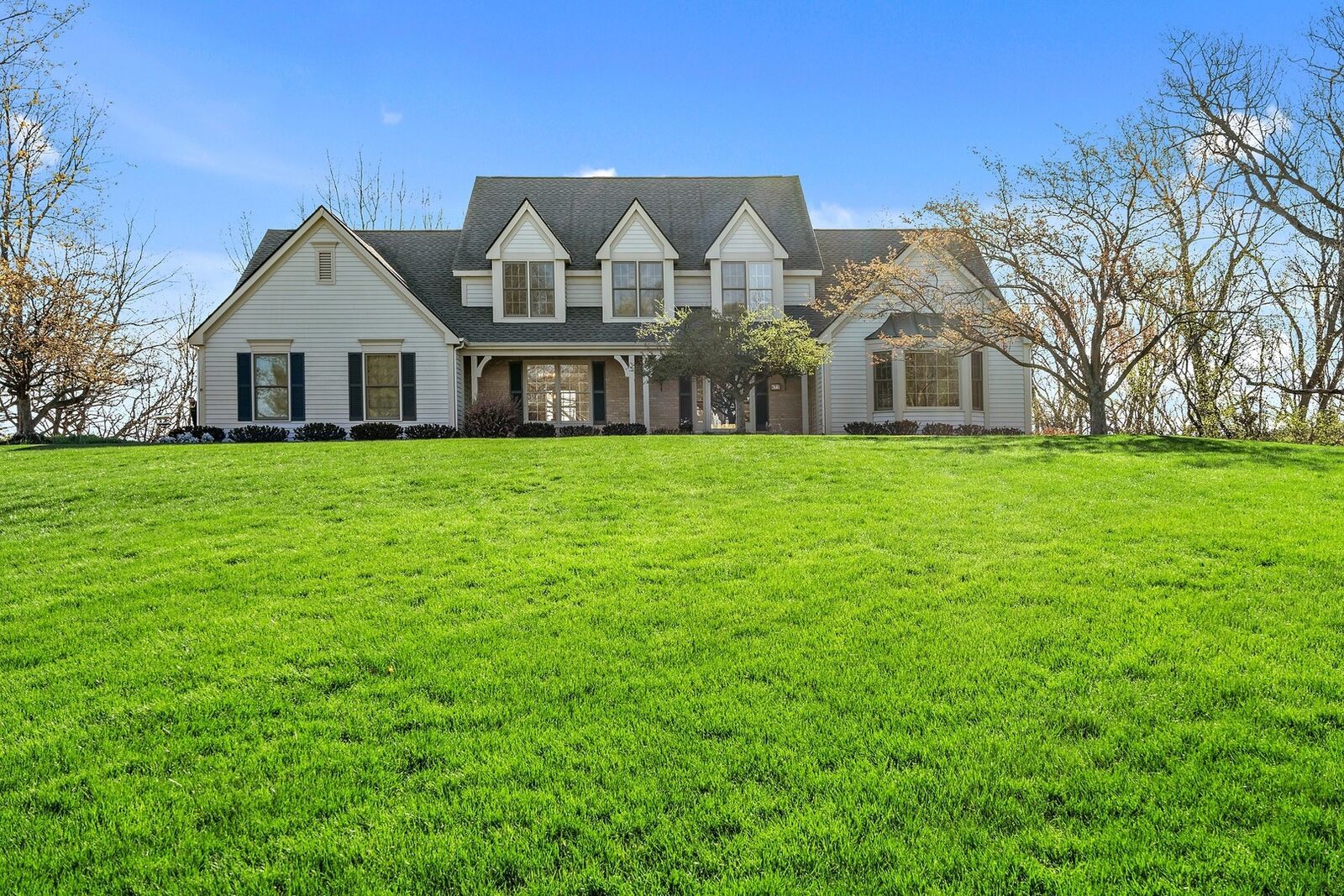 Property Photo:  673 Saddle Rdg  IL 60012 