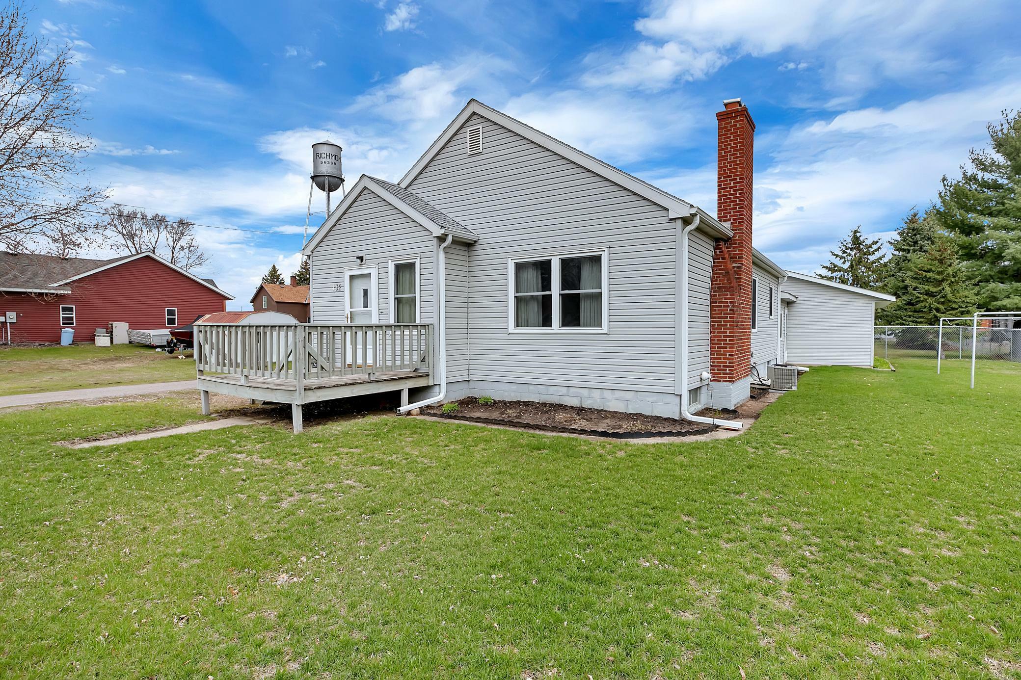 Property Photo:  132 Grant Avenue SW  MN 56368 