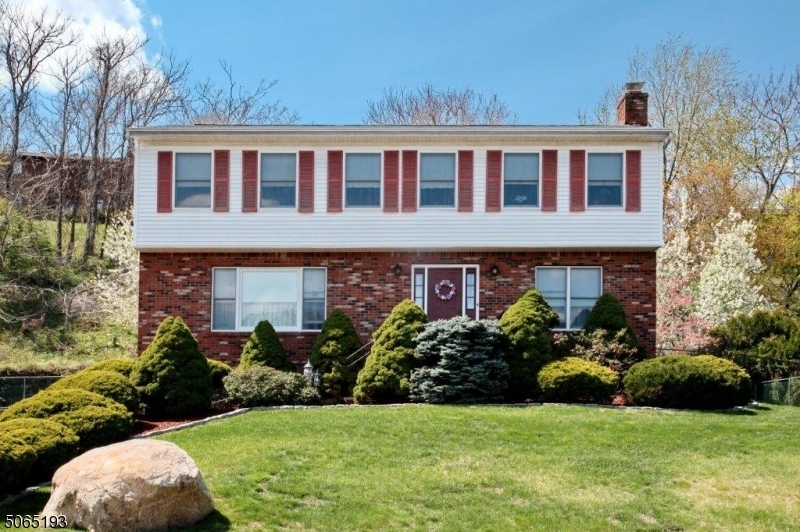 Property Photo:  19 Hillock Ave  NJ 07506 