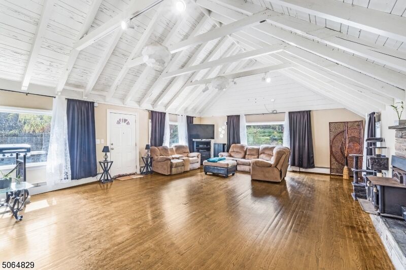Property Photo:  88 Stanhope Rd  NJ 07871 