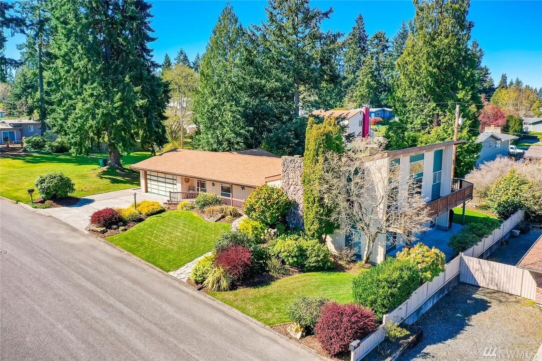 Property Photo:  29829 3rd Ave SW  WA 98023 