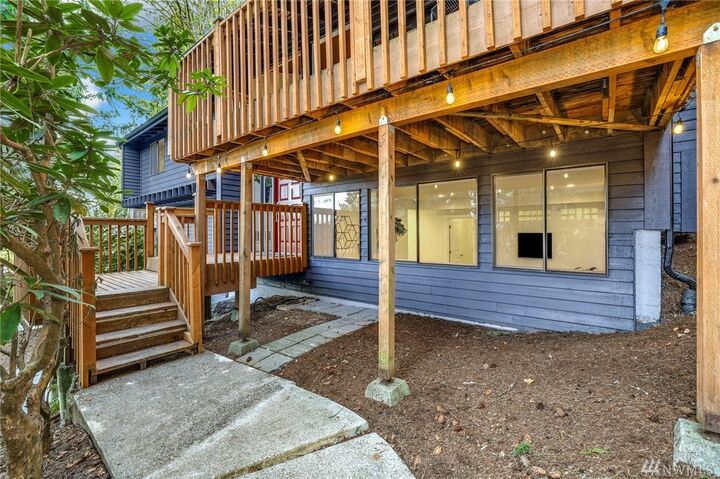 Property Photo:  17605 NE 30th Place  WA 98052 