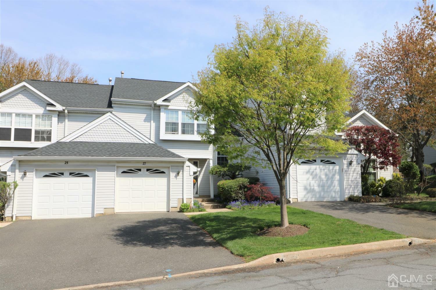 Property Photo:  27 Vandeventer Court  NJ 08859 