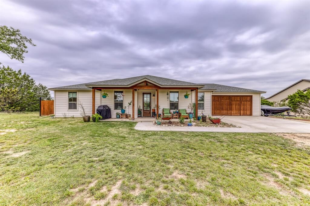 Property Photo: 2215 Sunfish Point TX 76433