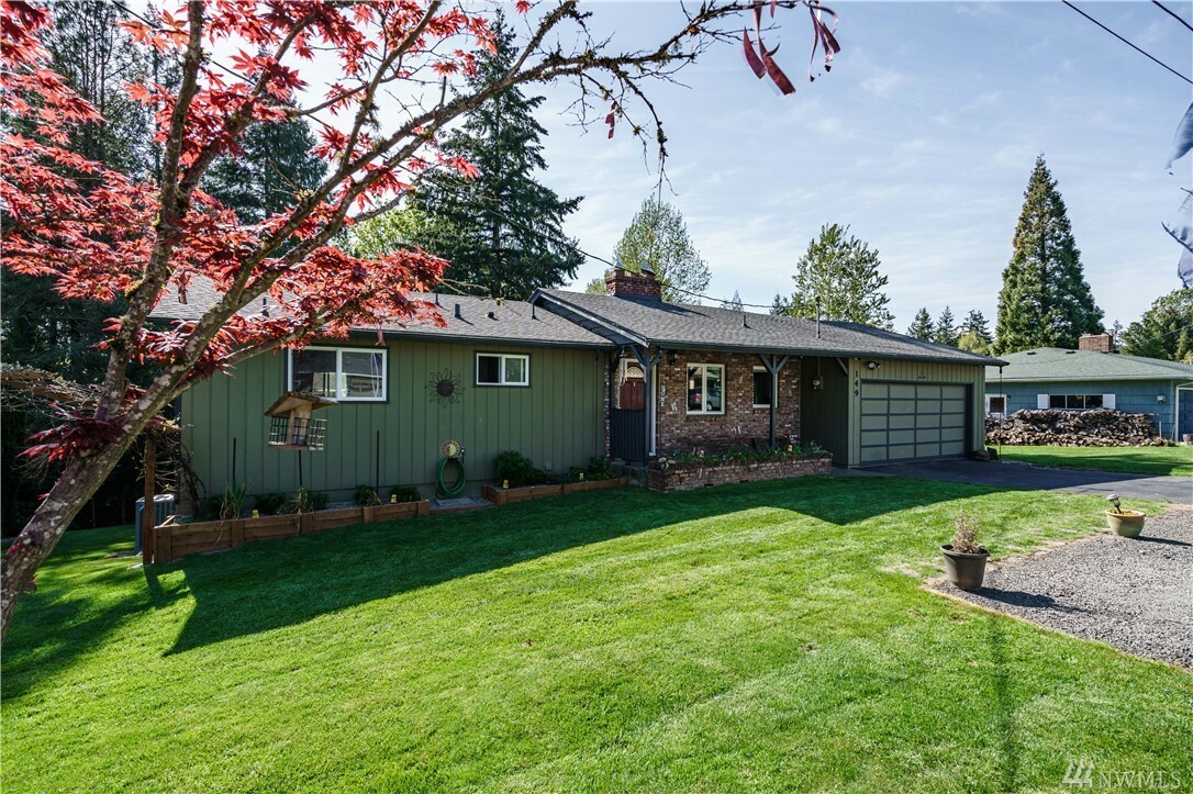 Property Photo:  149 S Vista Wy  WA 98626 