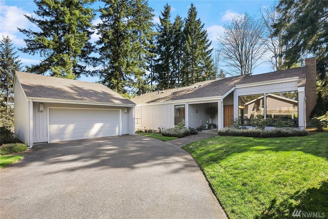 Property Photo:  1308 170th Place NE  WA 98008 