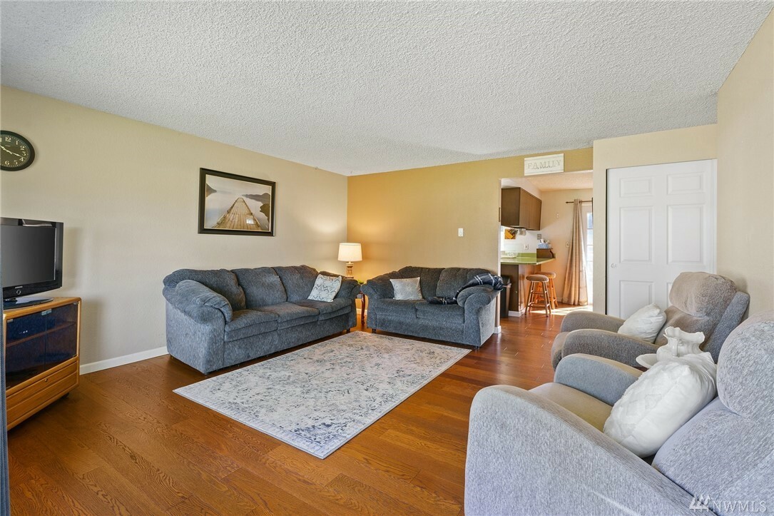 Property Photo:  321 E Woodland Dr  WA 98584 