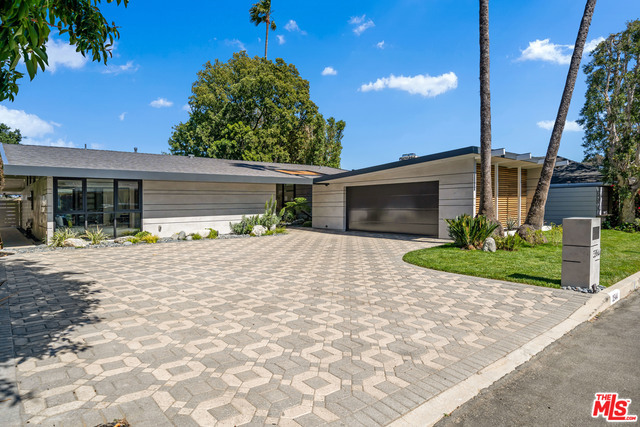 Property Photo:  3544   Cody Rd  CA 91403 