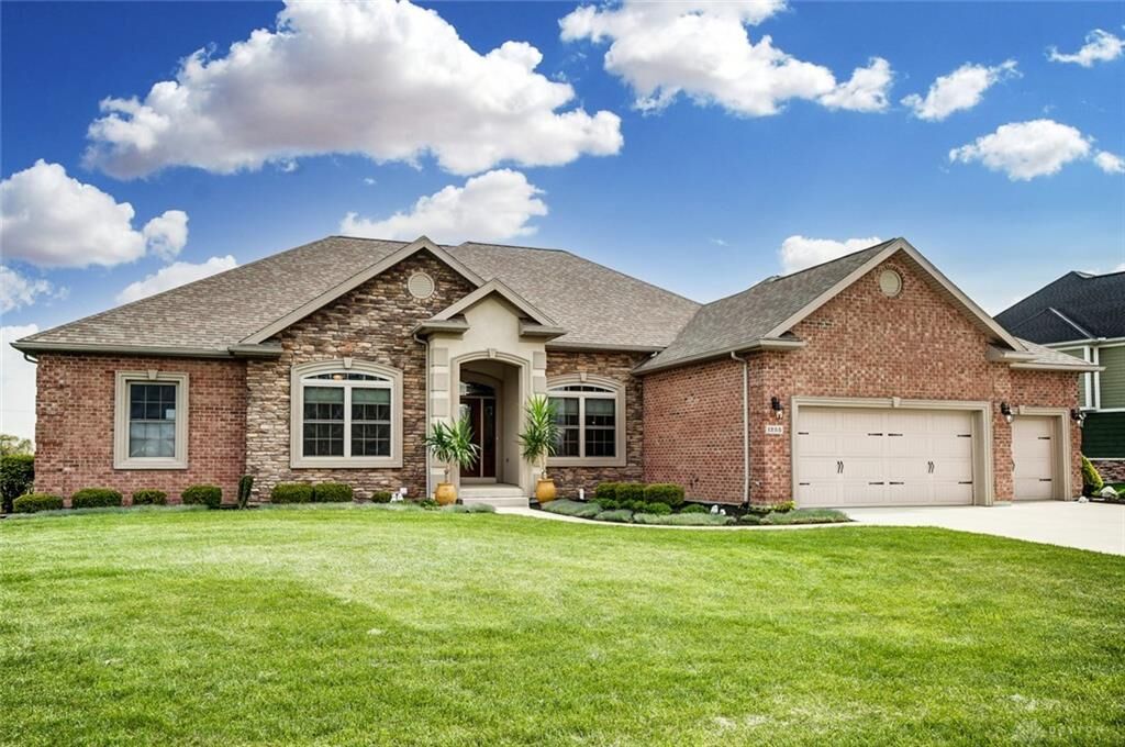 Property Photo: 1255 Macintosh Court OH 45373