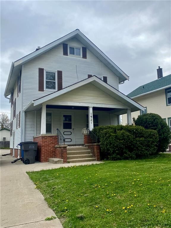 Property Photo:  1921 E 12th Street  IA 50316 