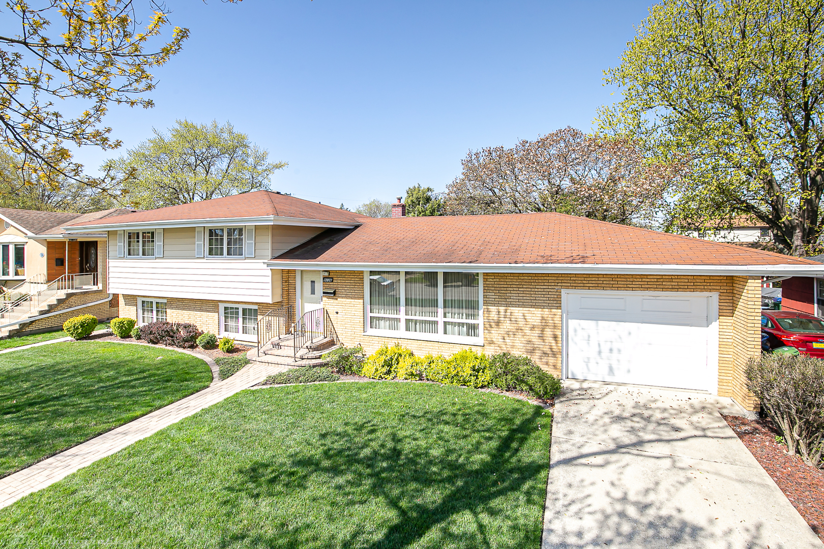 Property Photo:  9136 S 55th Court  IL 60453 