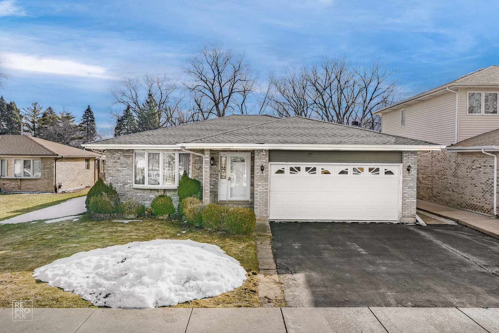 Property Photo: 11225 S Leamington Avenue IL 60803