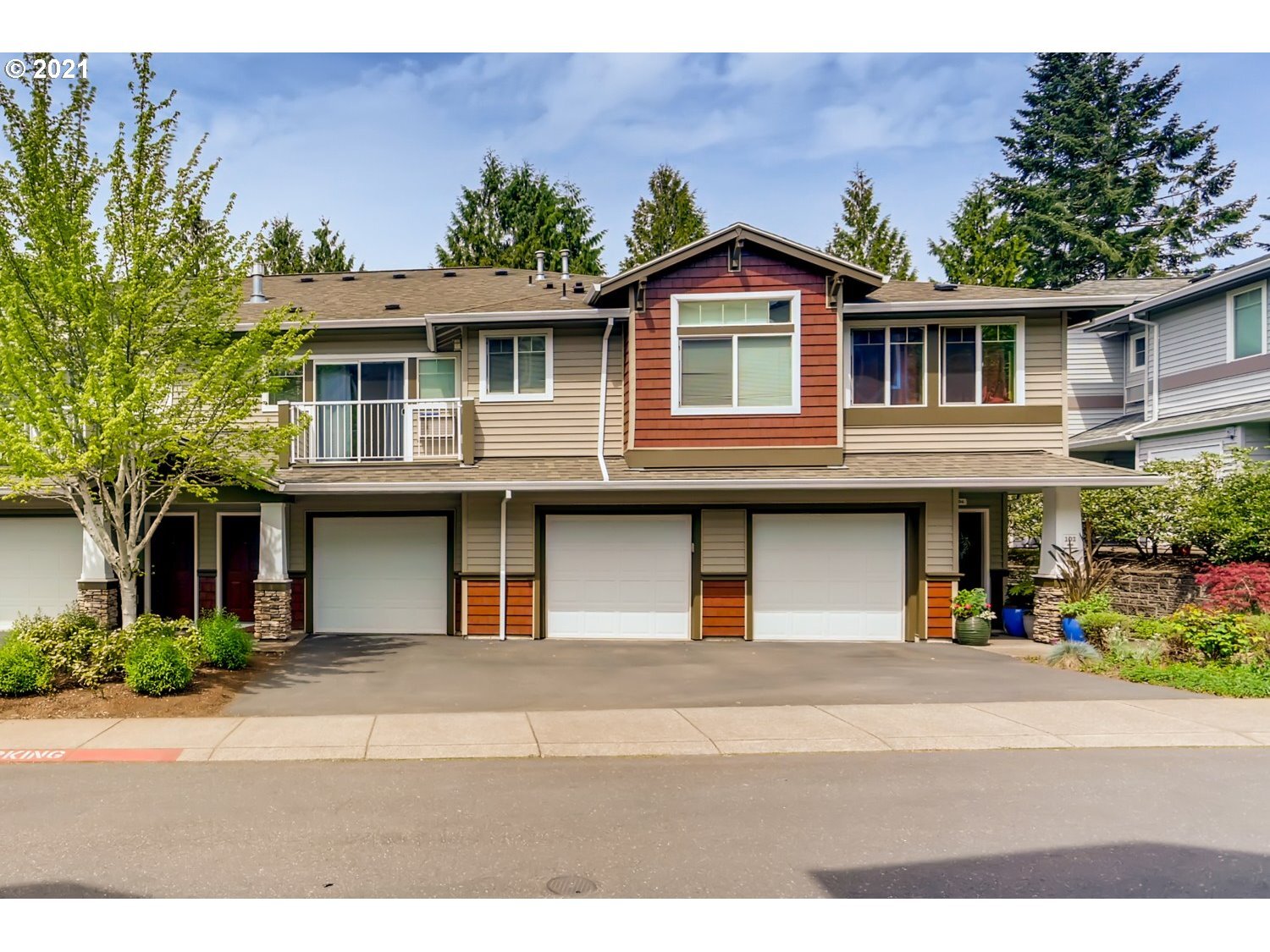 Property Photo: 10819 SW Canterbury Ln 102 OR 97224