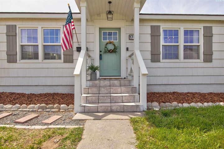 1709 Hunt Avenue  Richland WA 99354 photo