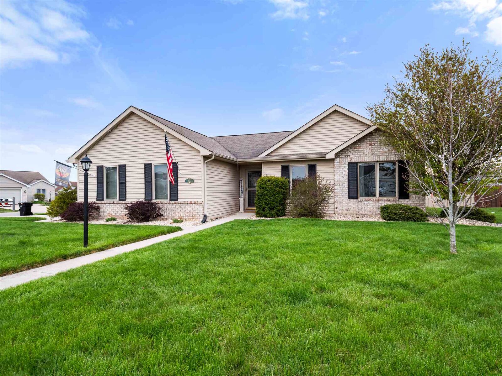 Property Photo: 800 Innkeepers Court IN 46793